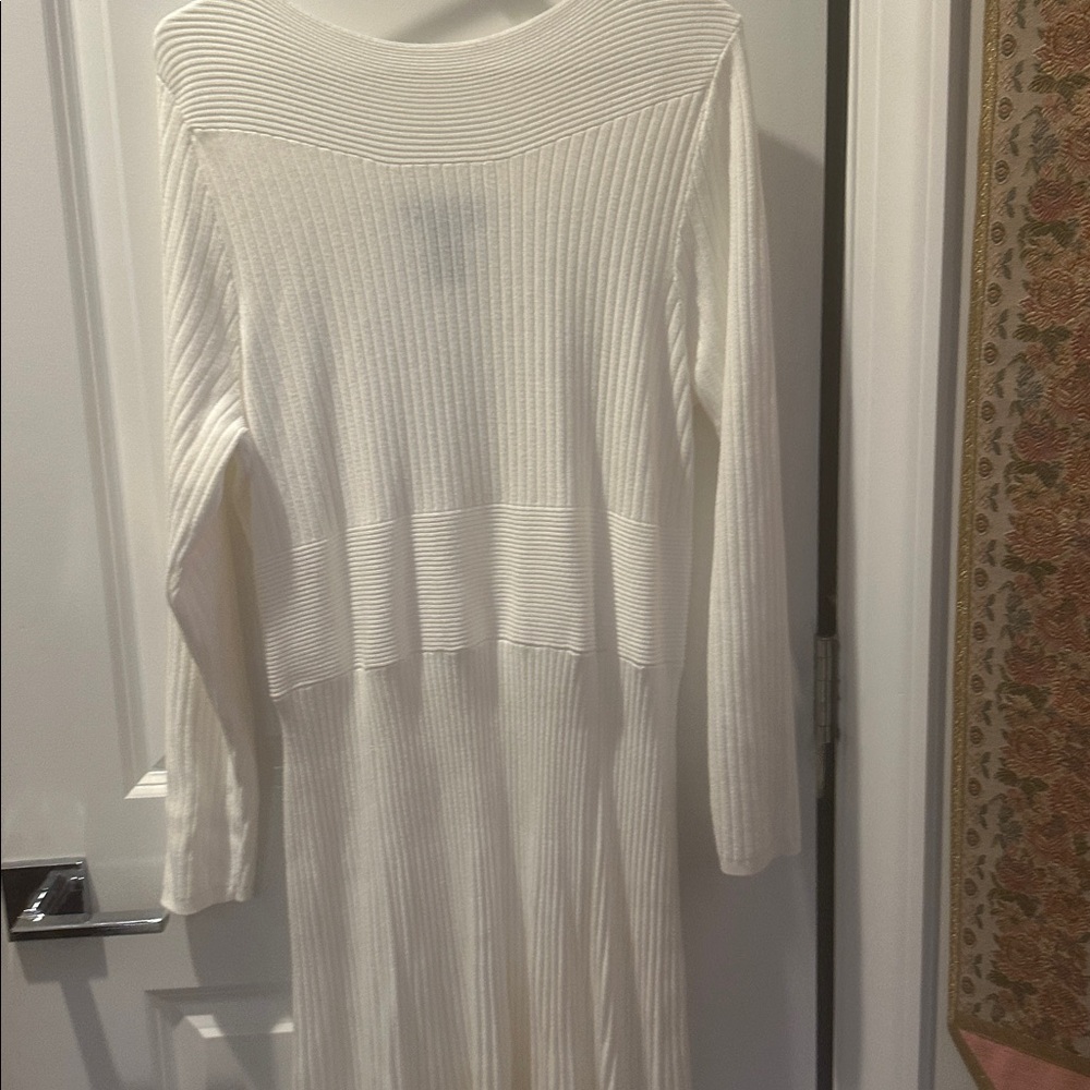 Long sleeves white dress - Picture 3 of 5